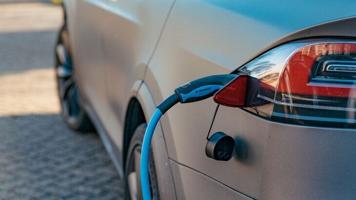 Electric-car-charging.jpg